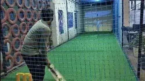 Cricket Simulator with Bowling Machine Integration